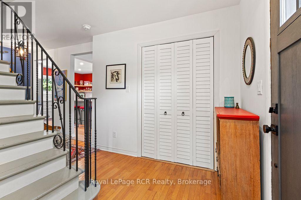578 7TH STREET W