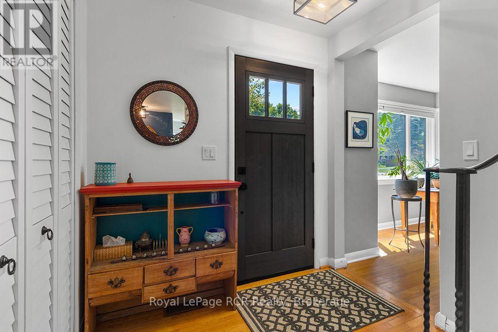 578 7TH STREET W