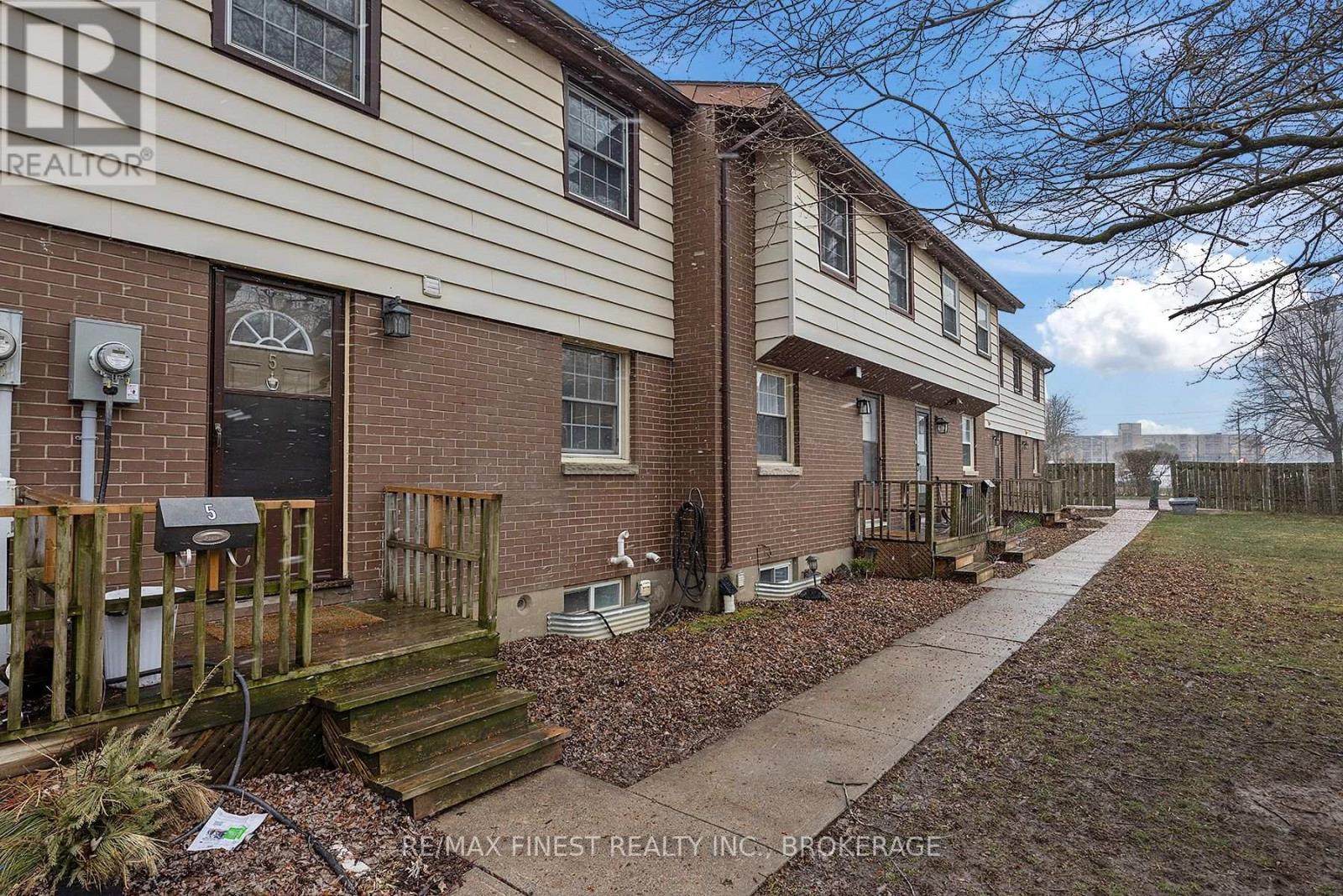 5 - 136 NOTCH HILL ROAD