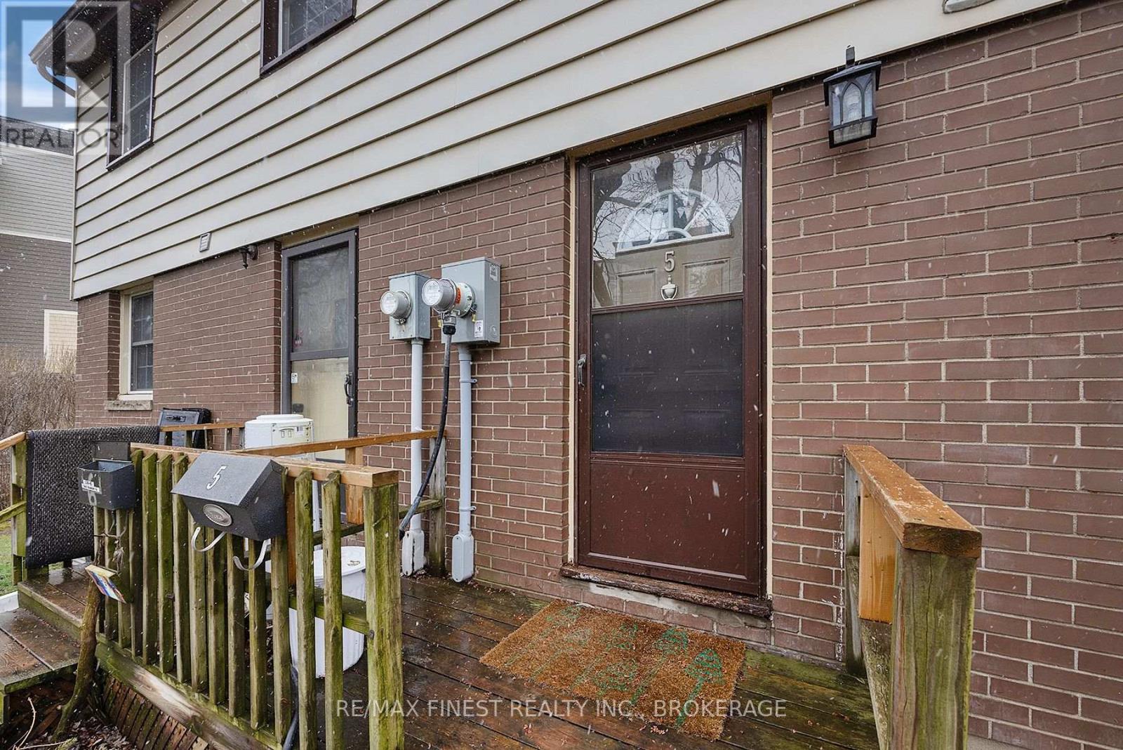 5 - 136 NOTCH HILL ROAD