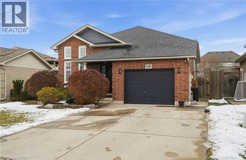8409 GREENFIELD Crescent Niagara Falls ON L2H3J8
