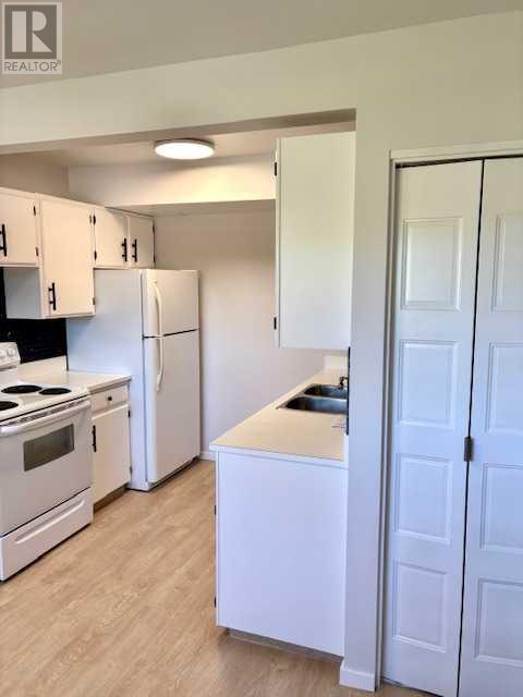 65, 55 Lemoyne Crescent W