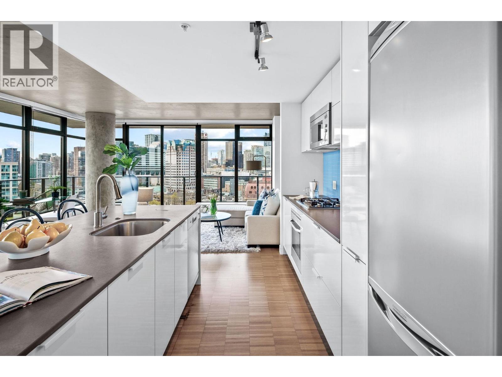 2105 108 W CORDOVA STREET