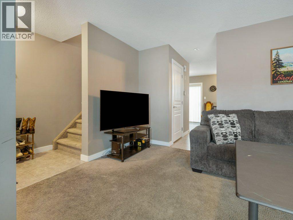 2, 221 Silkstone Road W