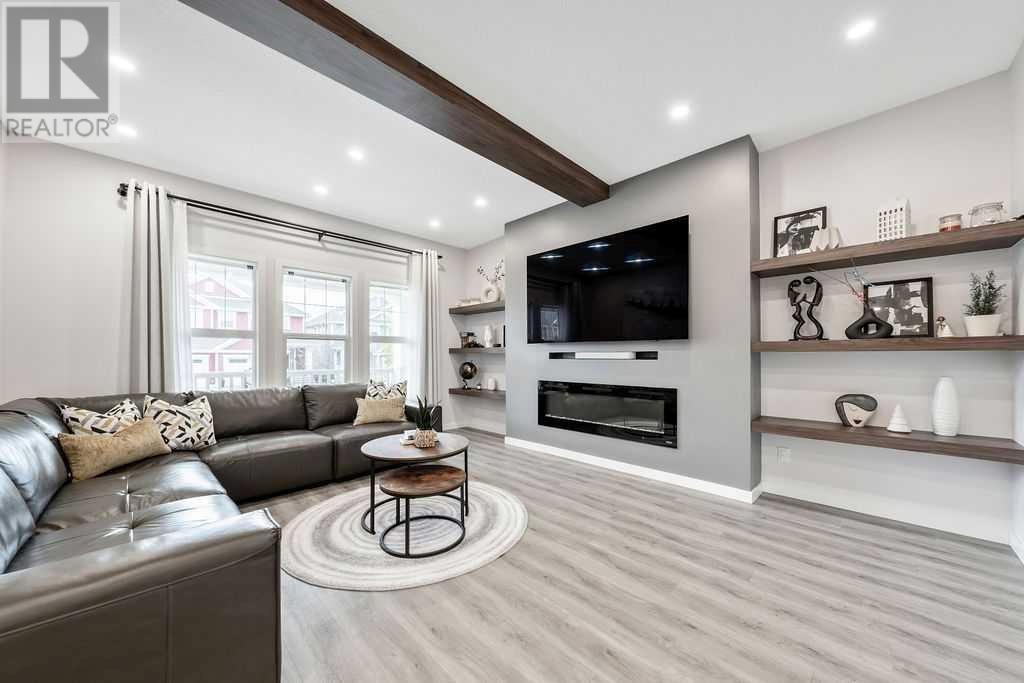 117 River Heights Crescent