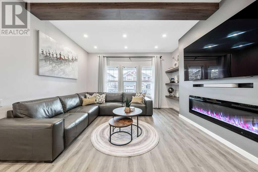 117 River Heights Crescent