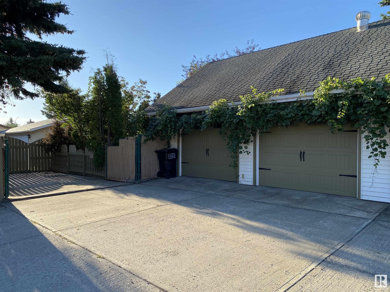 18516 97A AV NW
