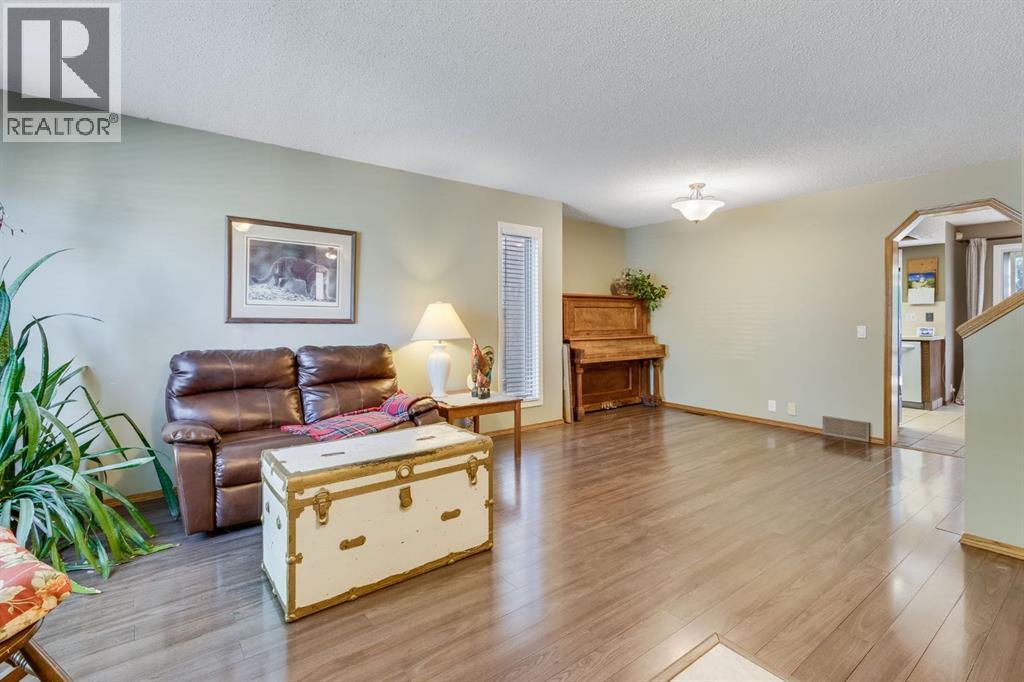 212 Mckerrell Way SE