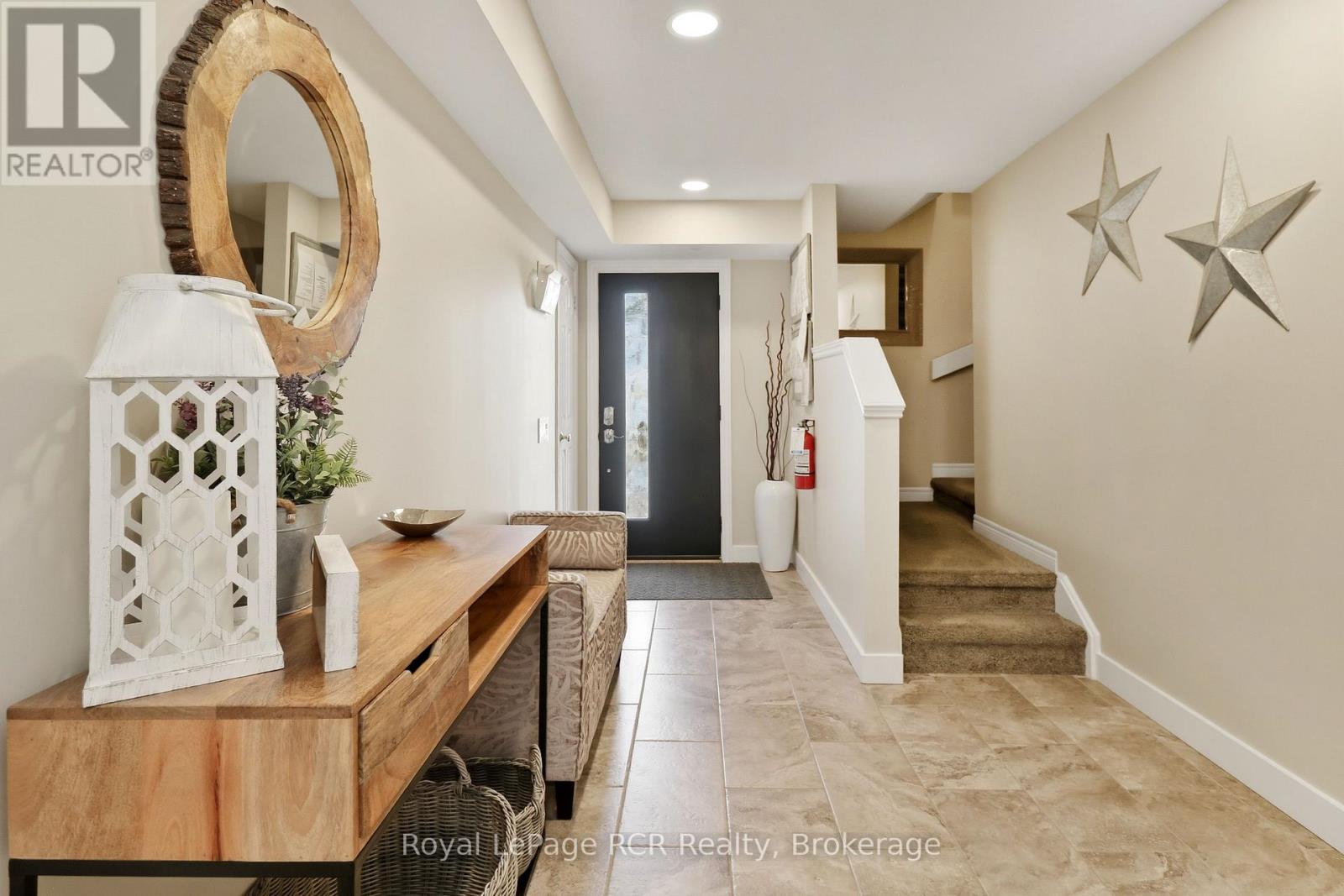 113 - 110 FAIRWAY COURT