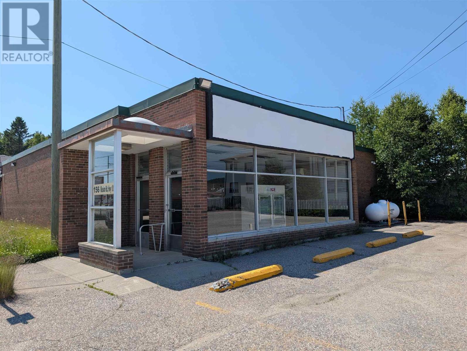 Photo 1 of 23 — 156 Mission RD, Wawa, ON P0S1K0