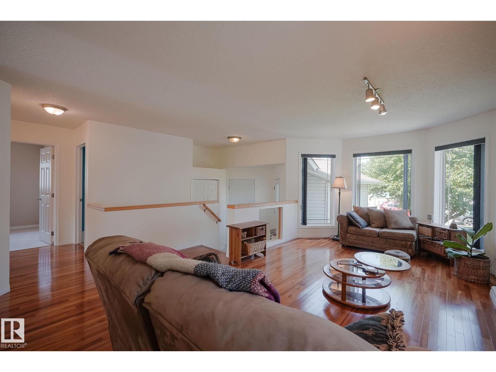 189 FORREST DR