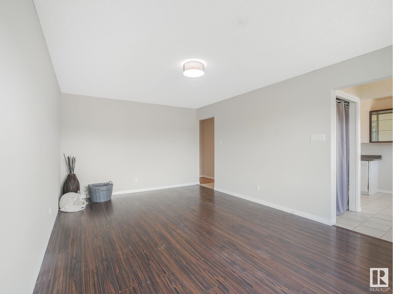 13231 82 ST NW