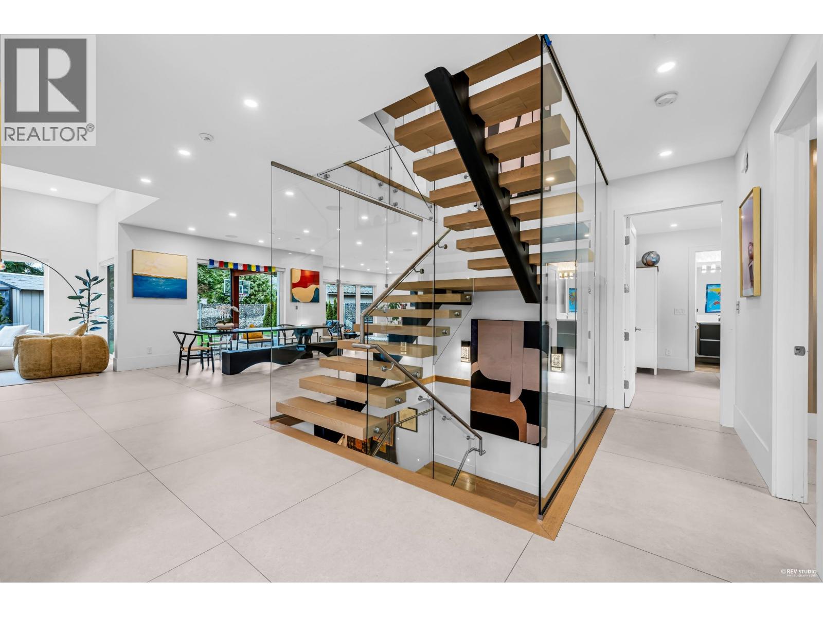 1075 BELVEDERE DRIVE