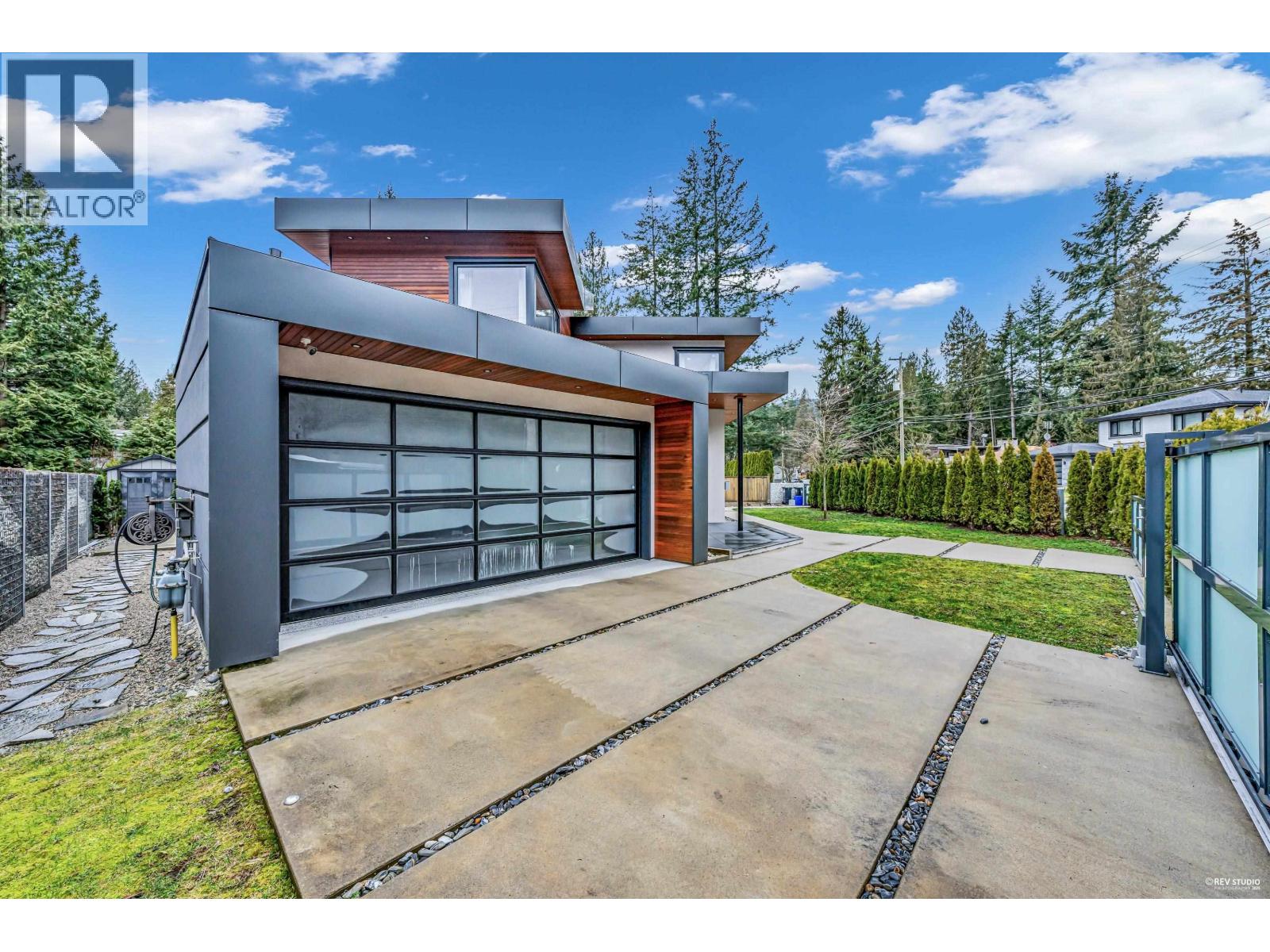 1075 BELVEDERE DRIVE