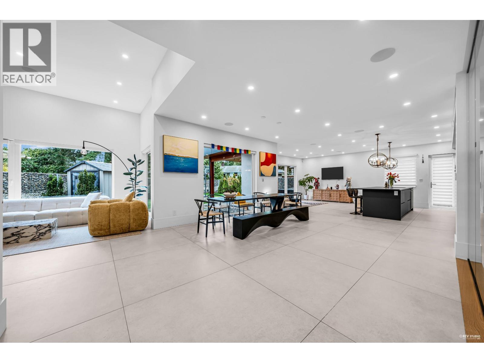 1075 BELVEDERE DRIVE