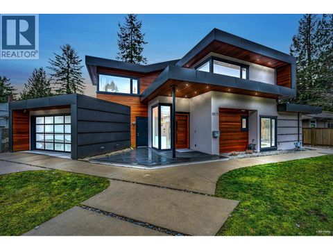 1075 BELVEDERE DRIVE North Vancouver BC V7R2C6