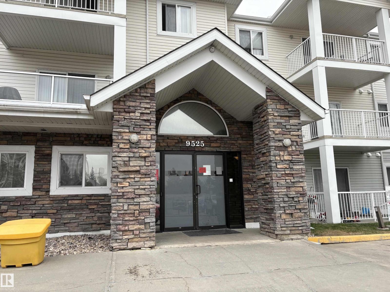 #138 9525 162 AV NW