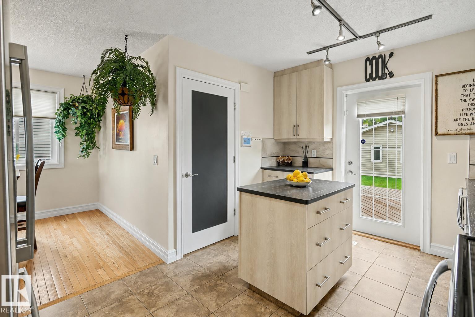 11539 141 ST NW