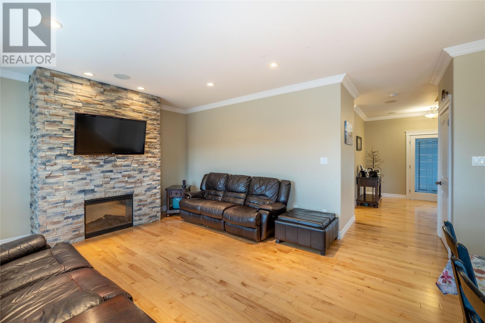 6 Green Hill Drive