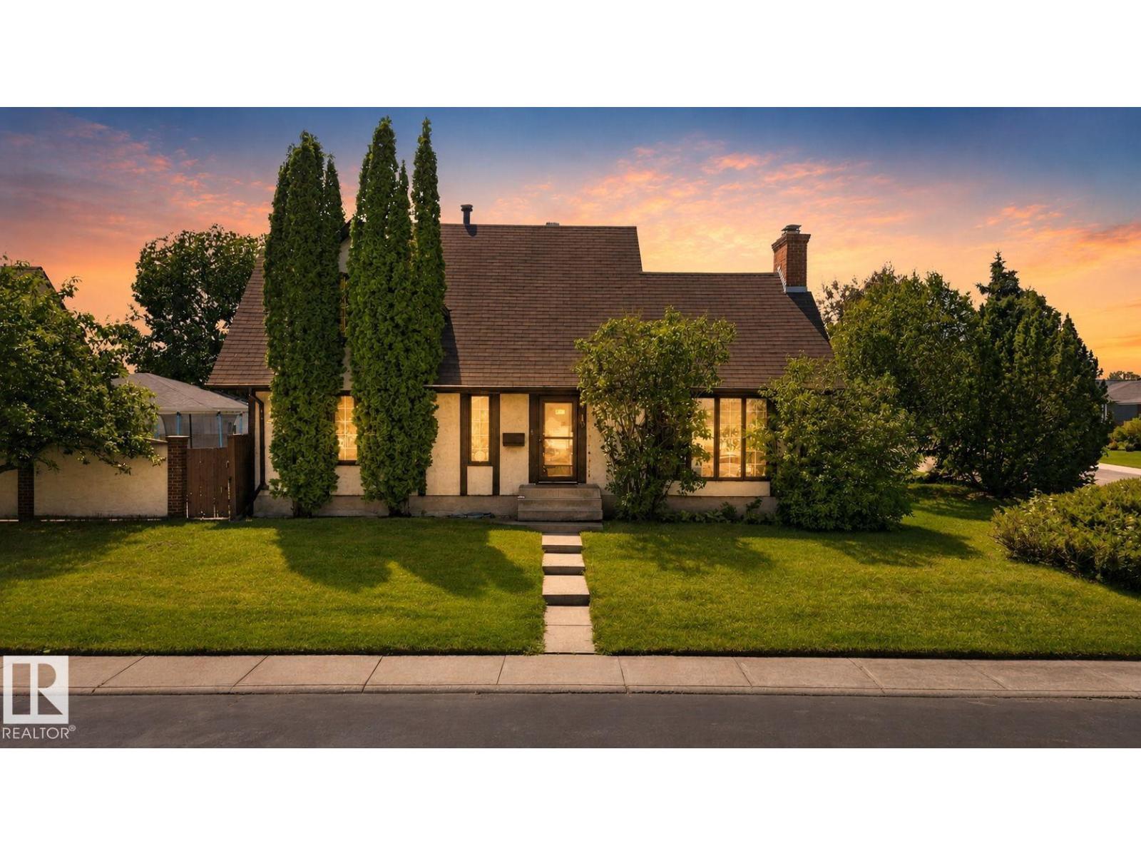 7819 22 AV NW