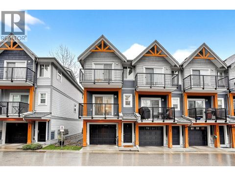 32 22810 113 AVENUE Maple Ridge BC V2X3N2