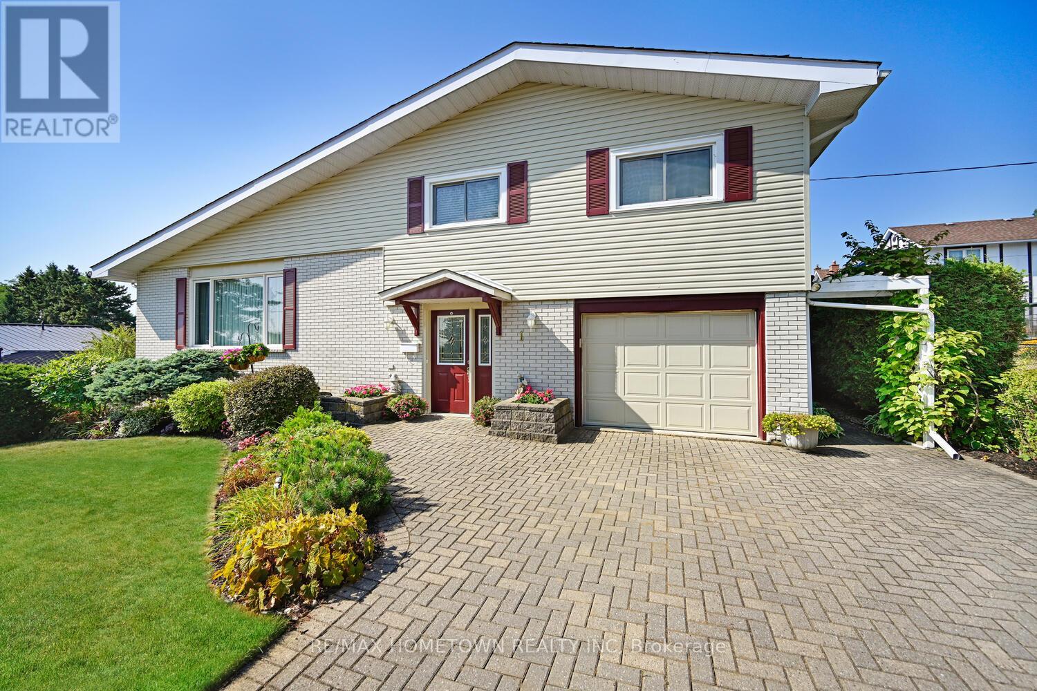 1 HARDY CRESCENT