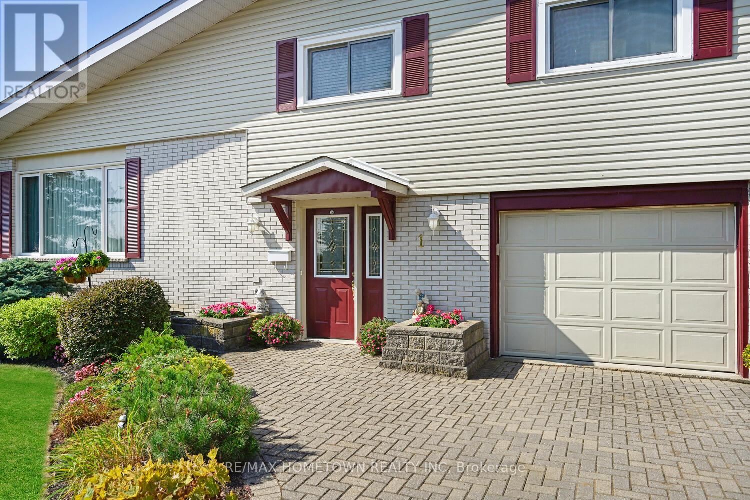 1 HARDY CRESCENT