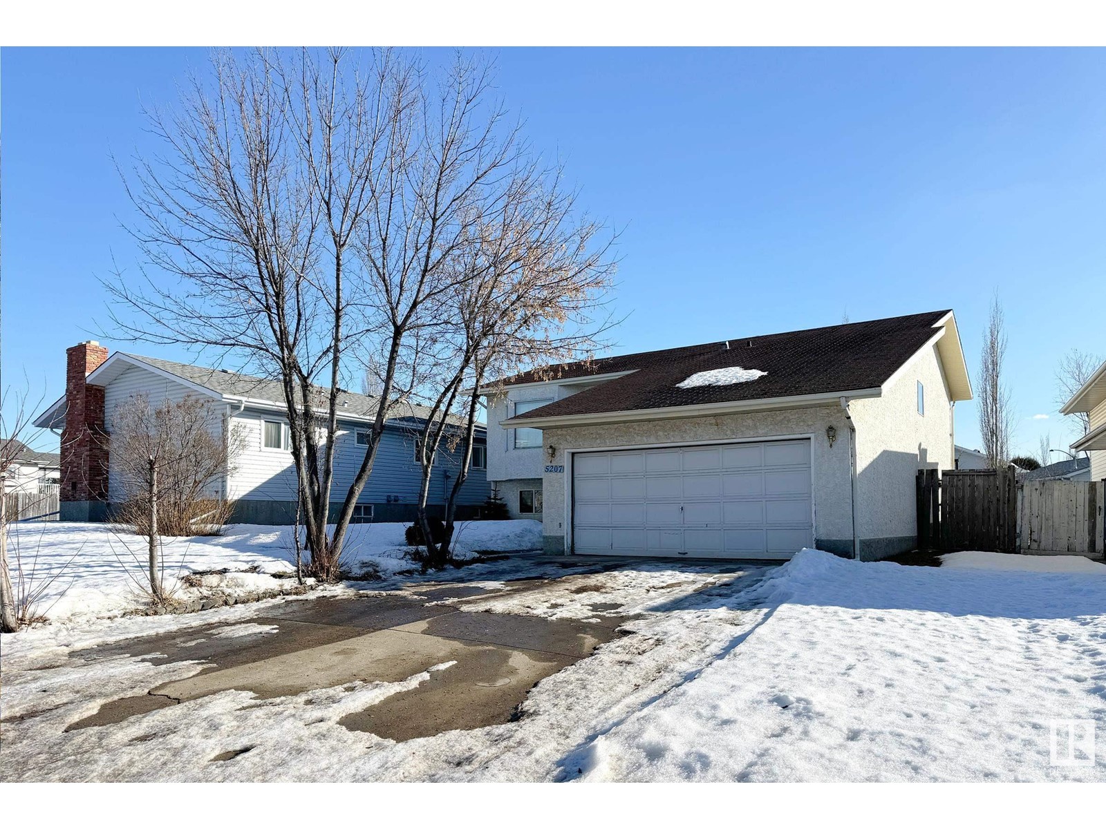 5207 13 AV NW