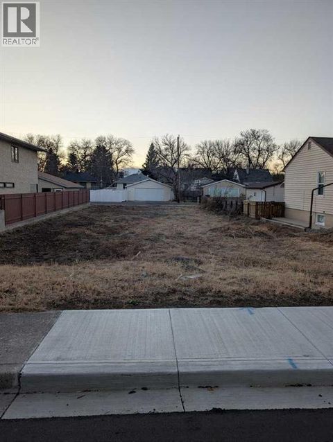 1020 12 A Street S Lethbridge AB T1K1R4