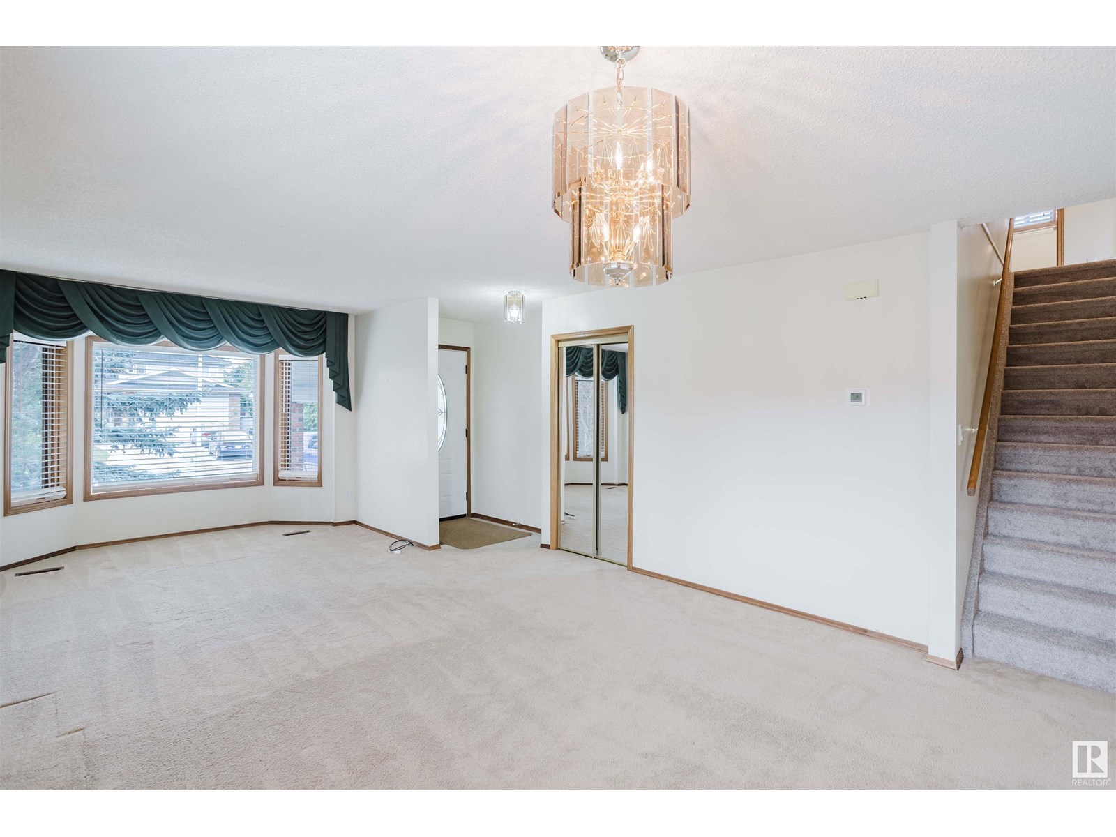 4708 25 AV NW