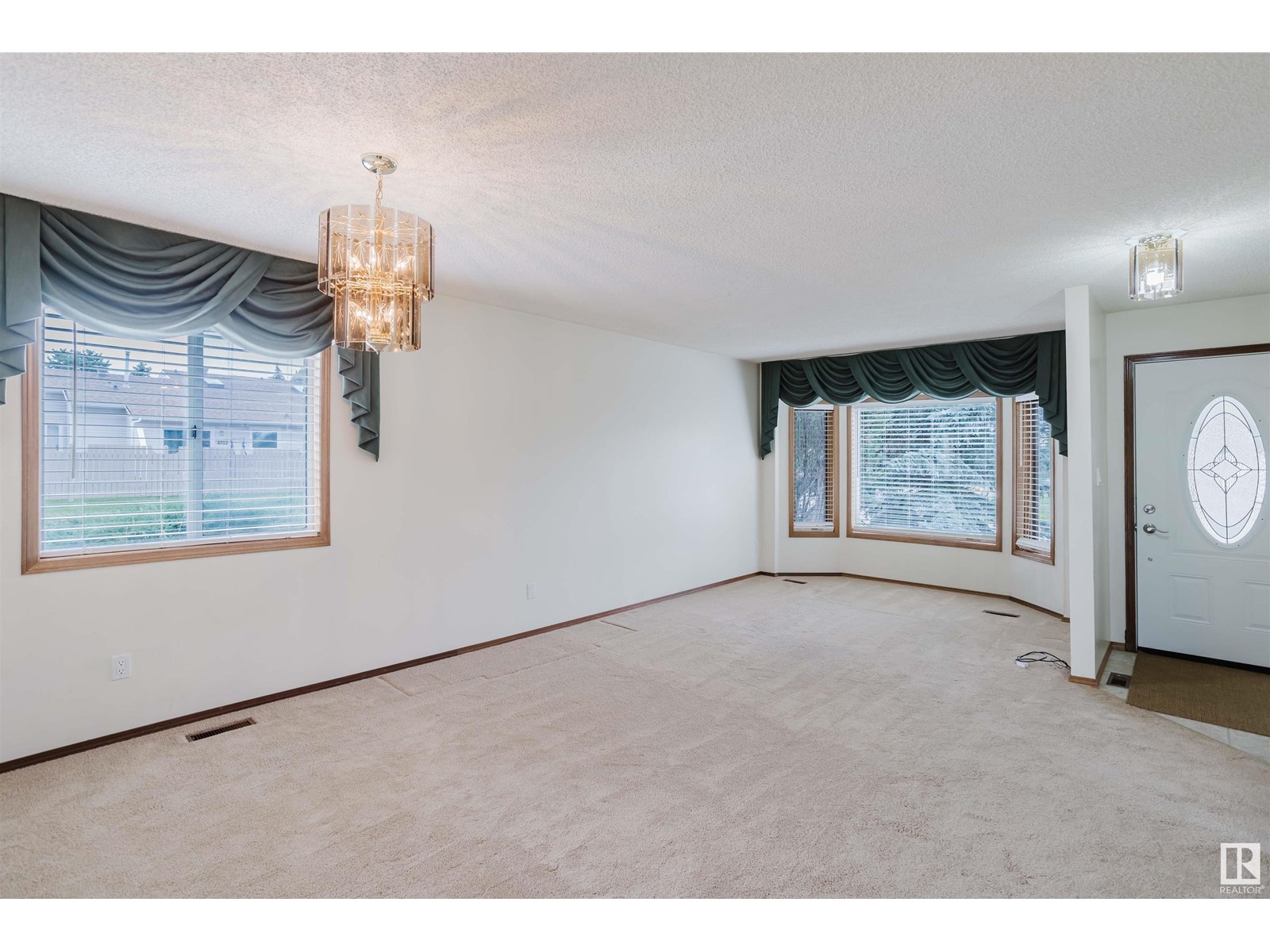 4708 25 AV NW