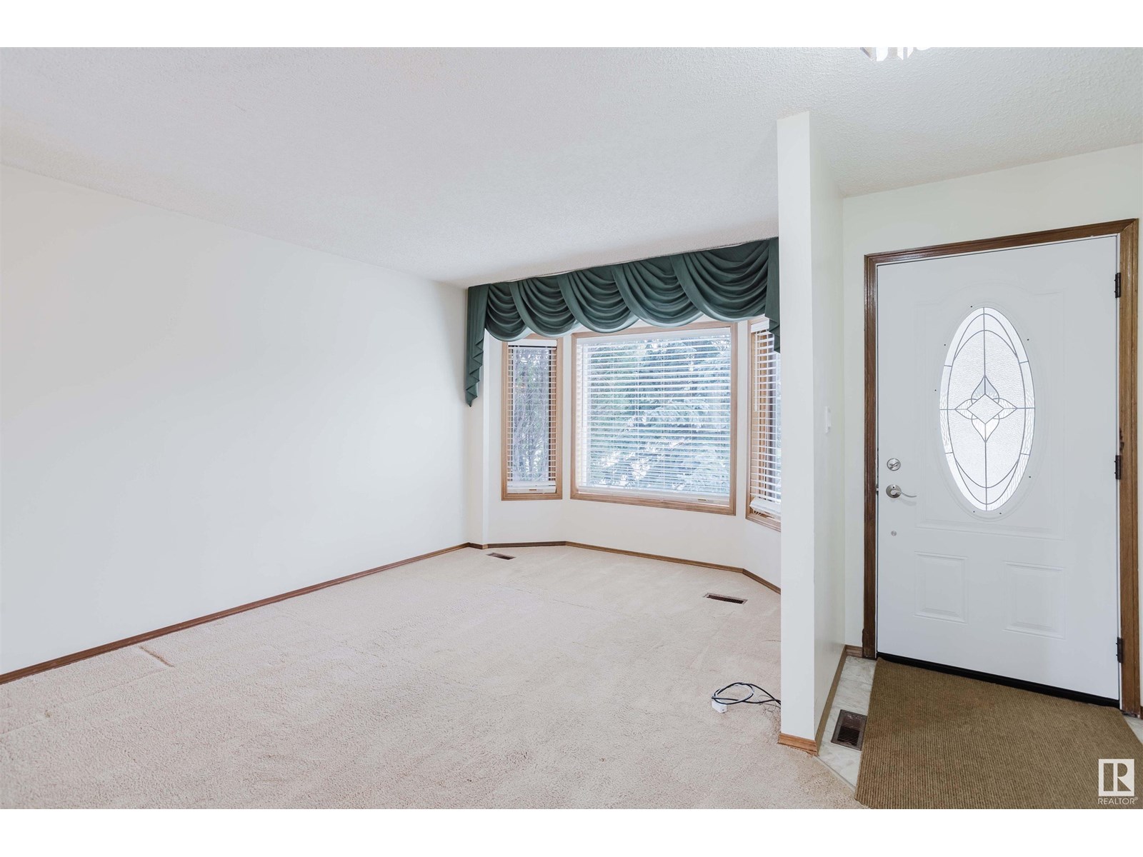 4708 25 AV NW