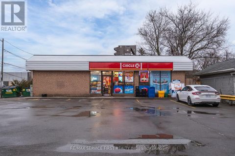 451 DIVISION STREET Kingston (East of Sir John A. Blvd) ON K7K4A8