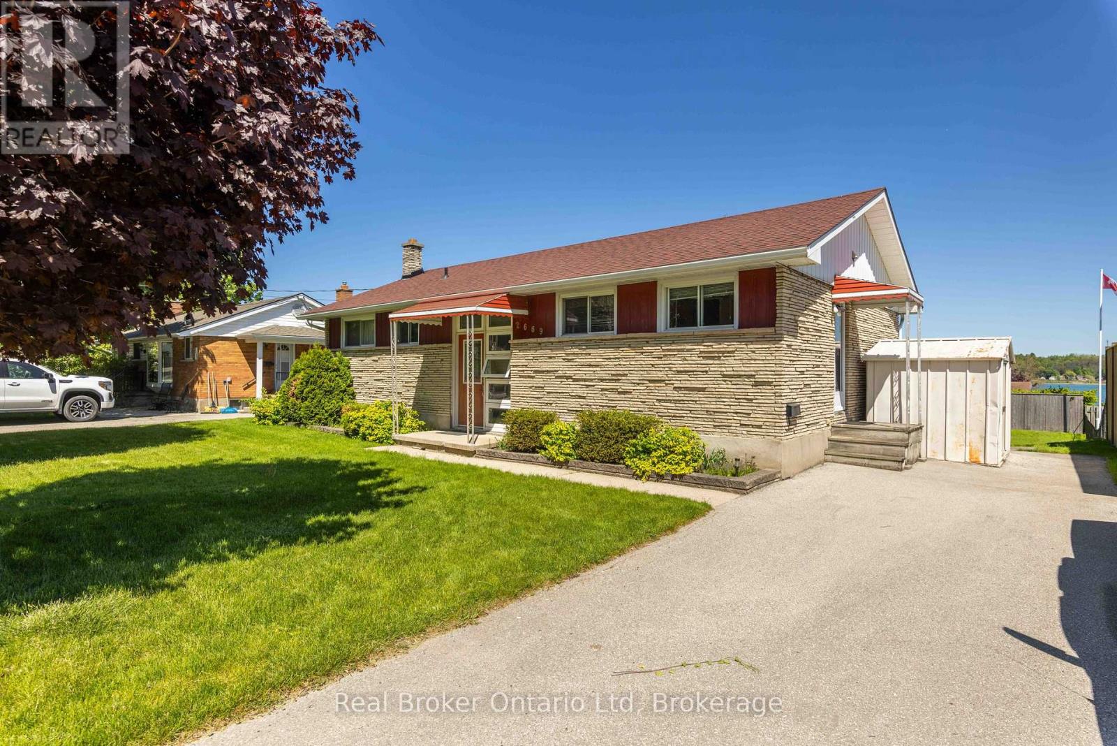 2669 3RD AVENUE W