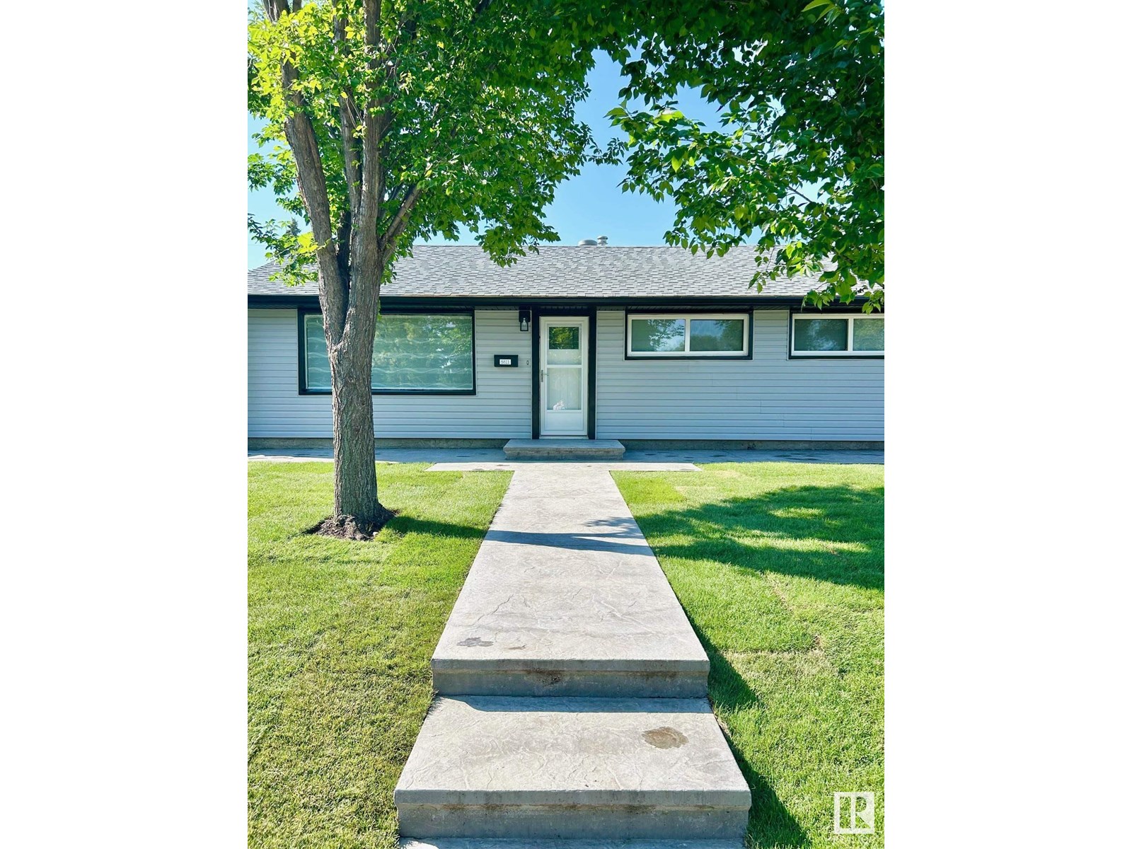 8811 130A AV NW