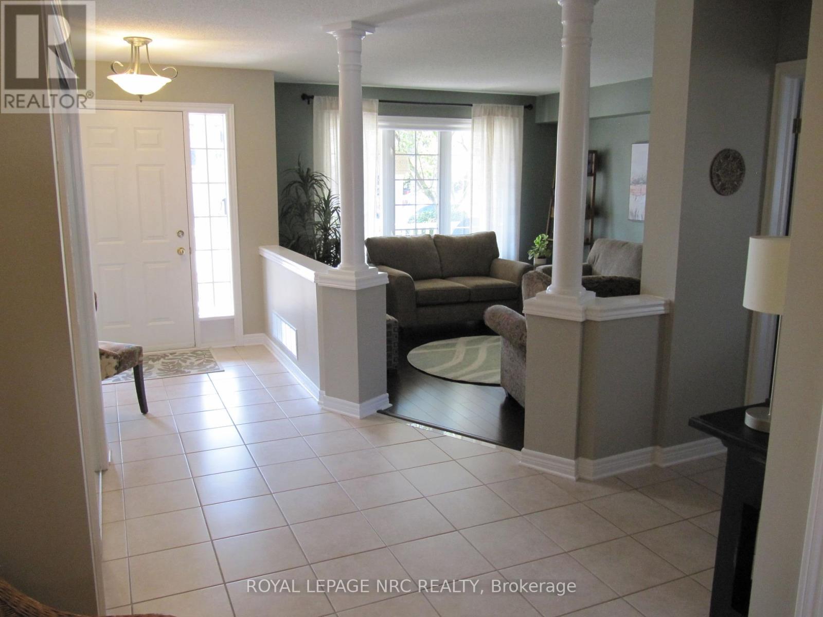 36 HONEY LOCUST CIRCLE