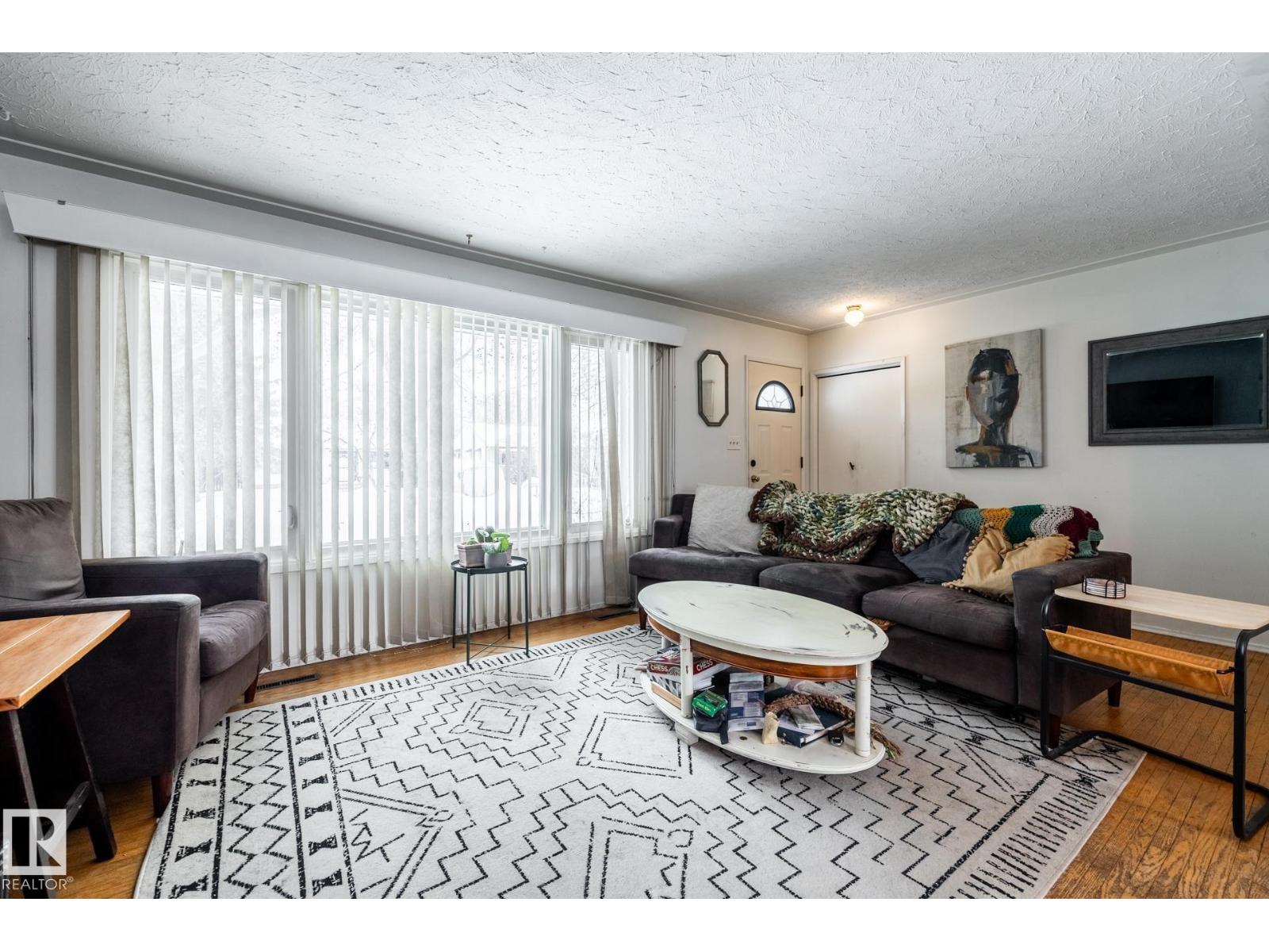 12231 47 ST NW