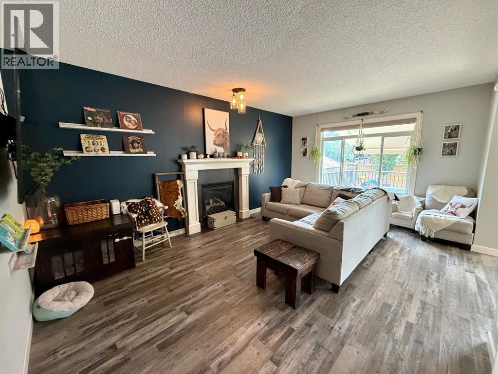 607 Montgomery Close SE