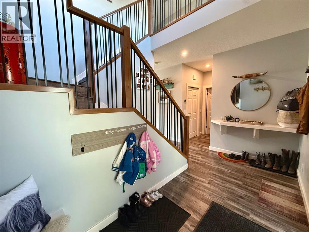 607 Montgomery Close SE