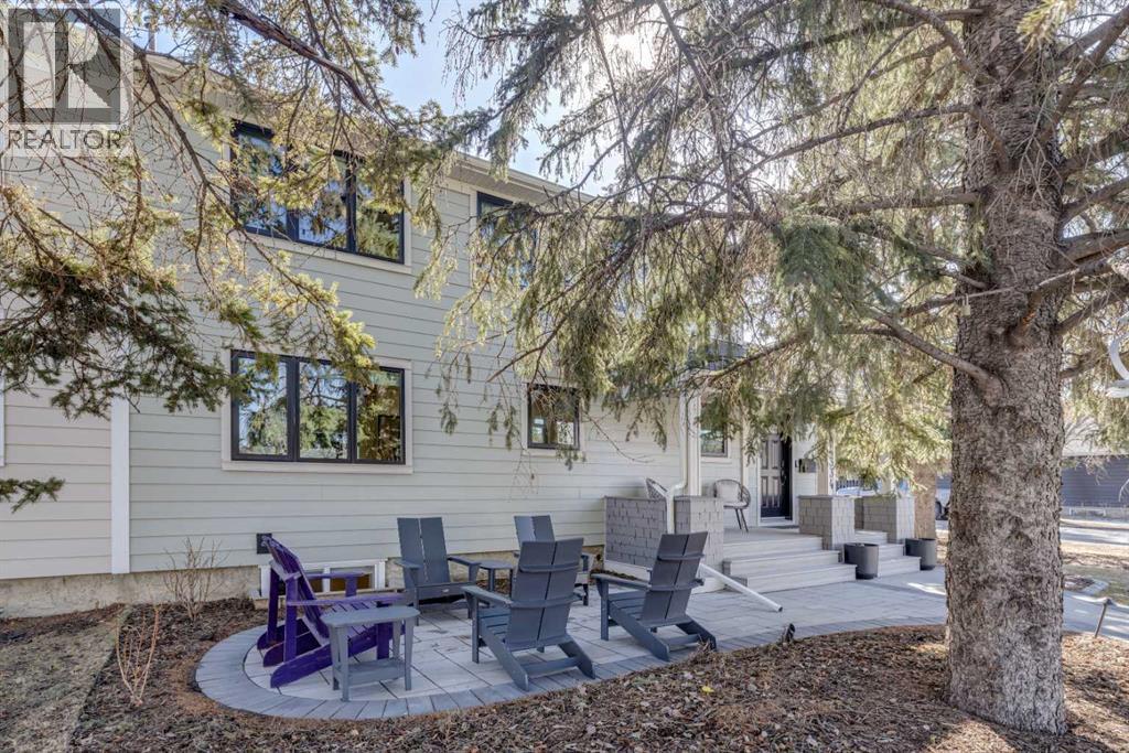 4334 Passchendaele Road SW