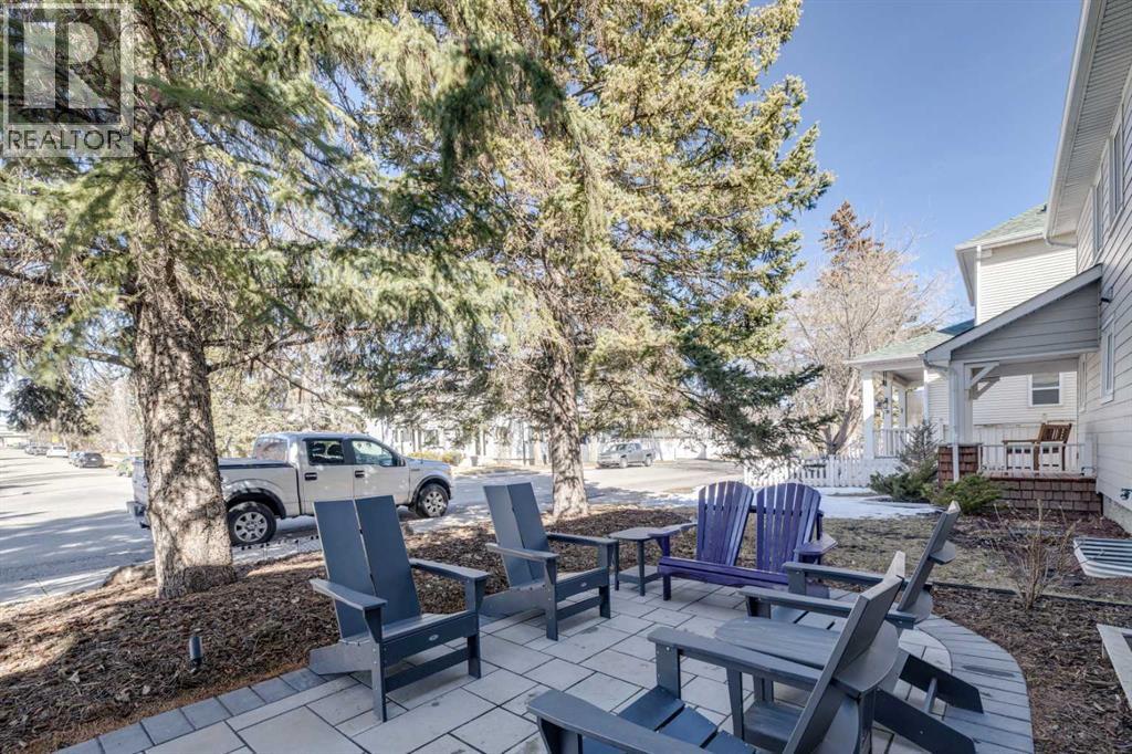 4334 Passchendaele Road SW