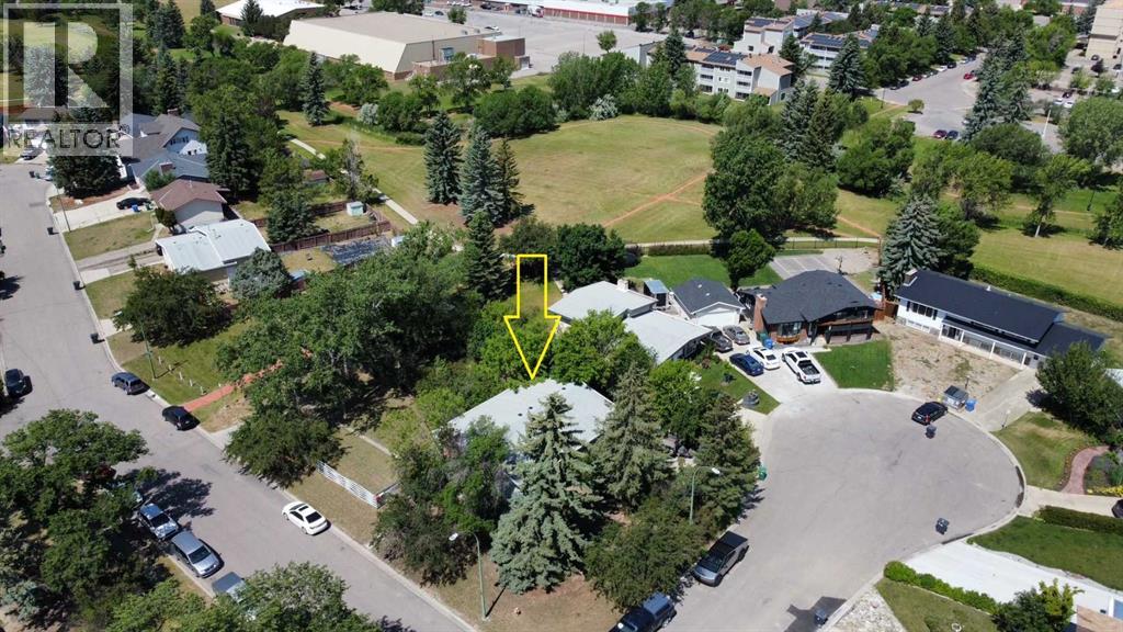 74 Carleton Place W