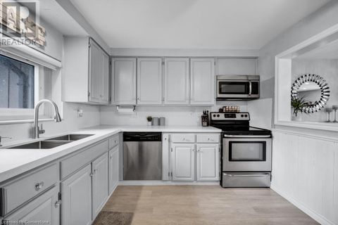 215 GLAMIS Road Unit# 2 Cambridge ON N1R6V8
