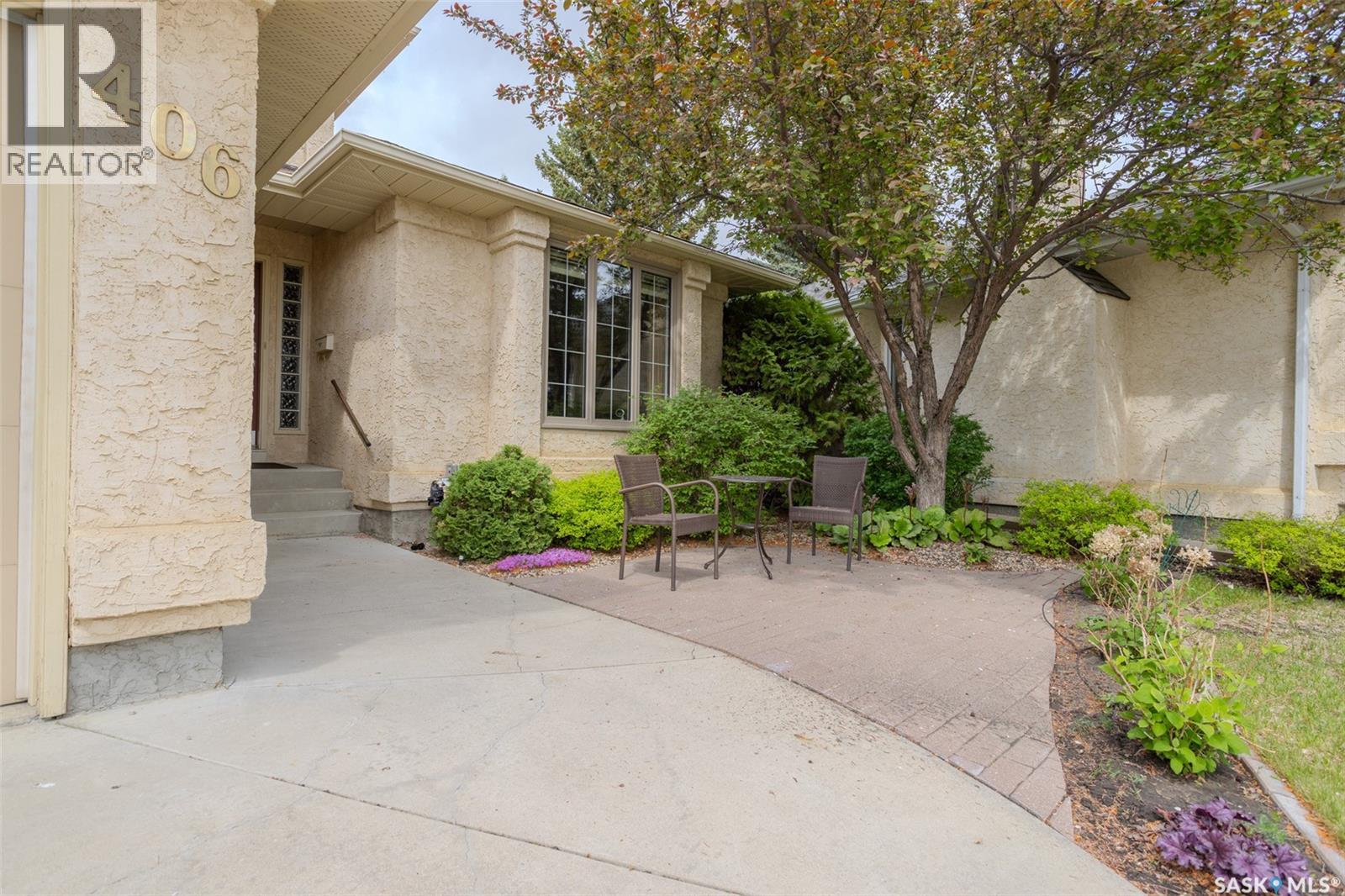 406 Braeburn CRESCENT