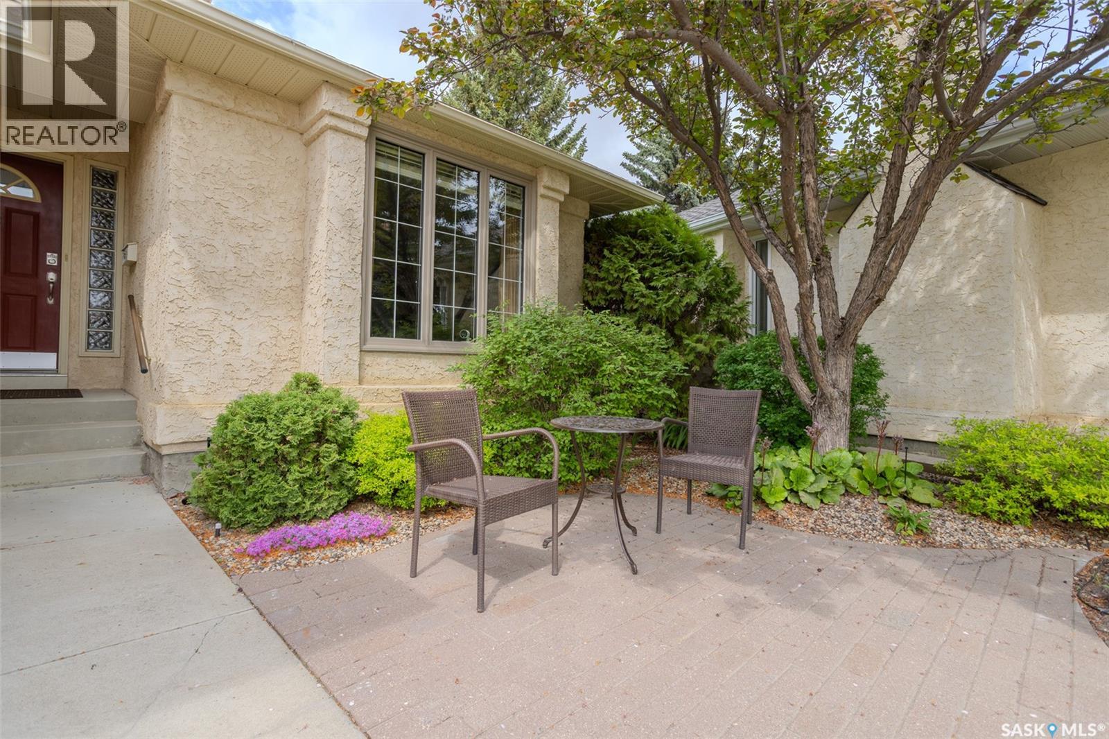 406 Braeburn CRESCENT