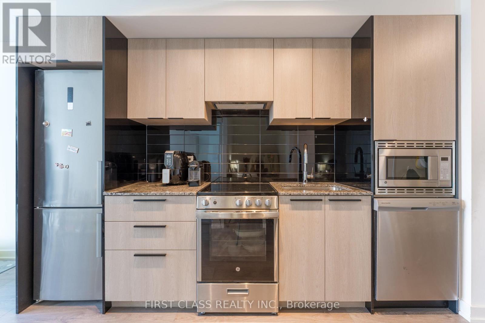 1602 - 18 MAITLAND TERRACE