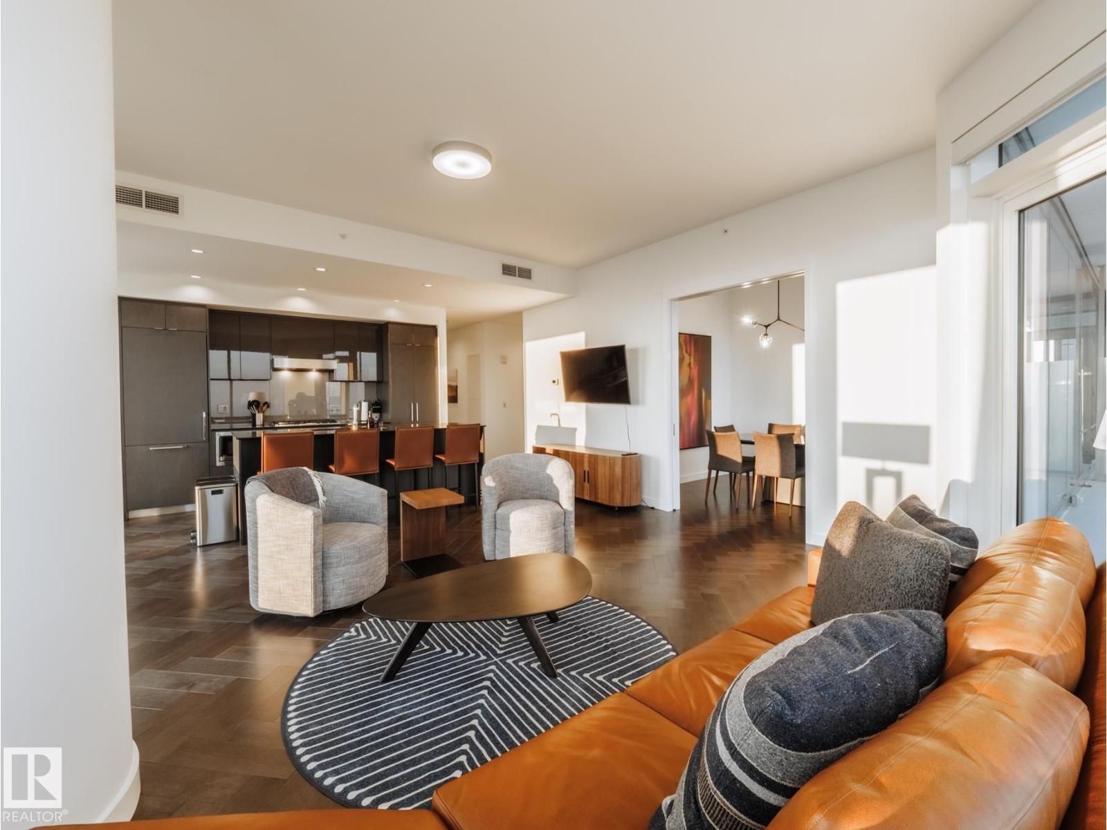 #4402 10360 102 ST NW