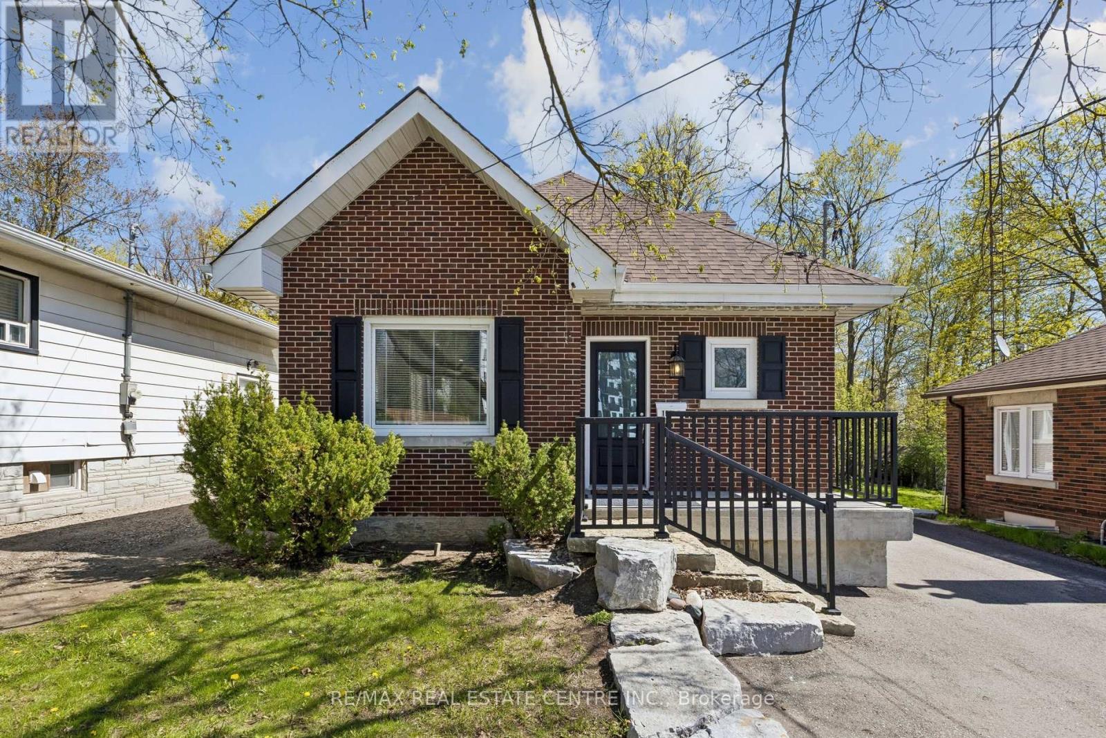 194 SILVERCREEK PARKWAY S