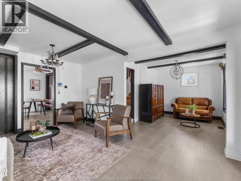 221 John STREET East