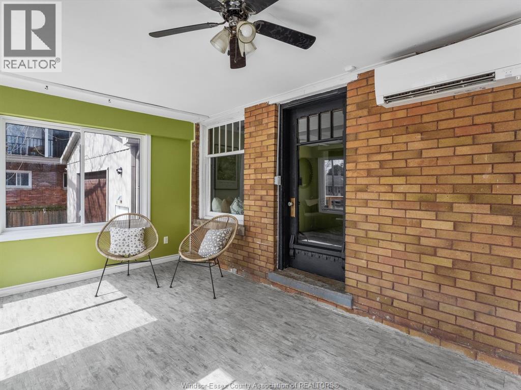 221 John STREET East